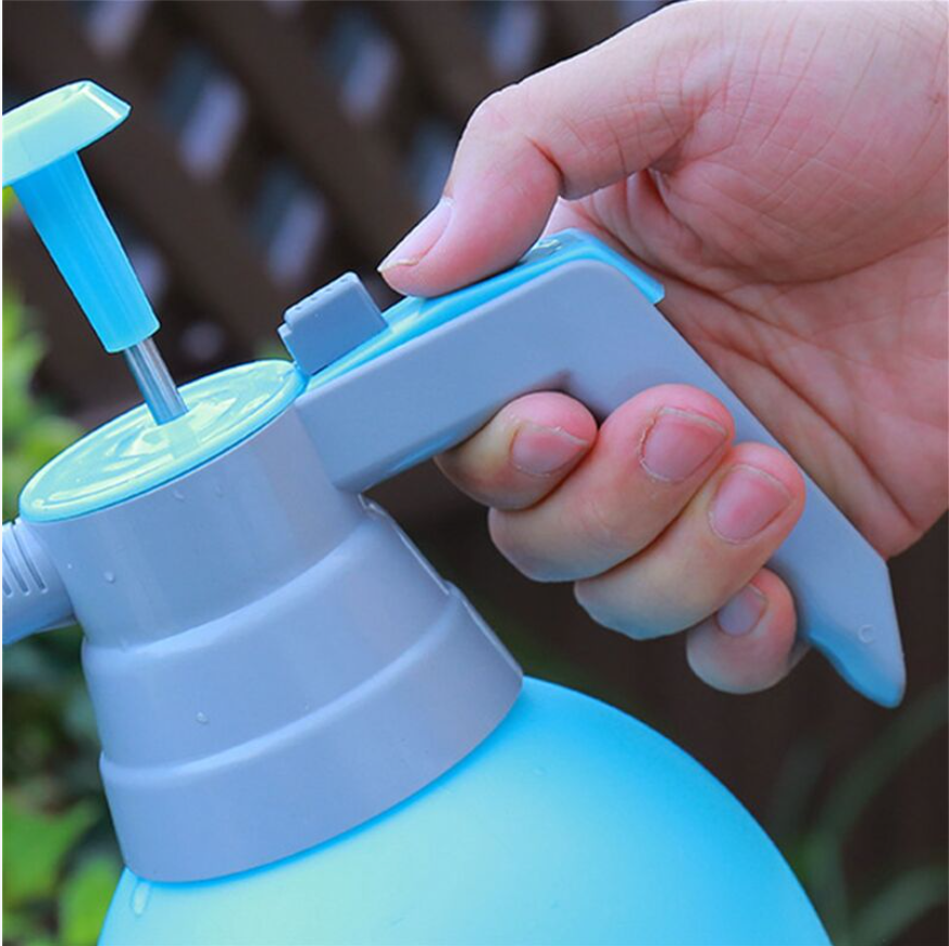 2L Spray Bottle Plastic Watering Pot High Air Pressure Thickened Water Sprayer